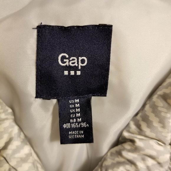NWOT GAP PUFFY VEST WHITE GRAY HERRINGBONE PATTERN - Picture 4 of 7